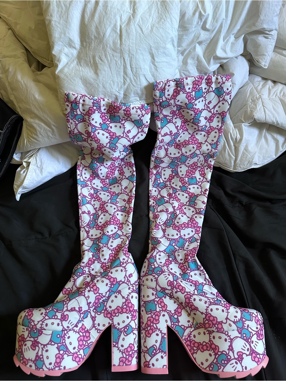 Hello Kitty Pattern Pink Platform Knee-High Heels - Picture 7 of 7